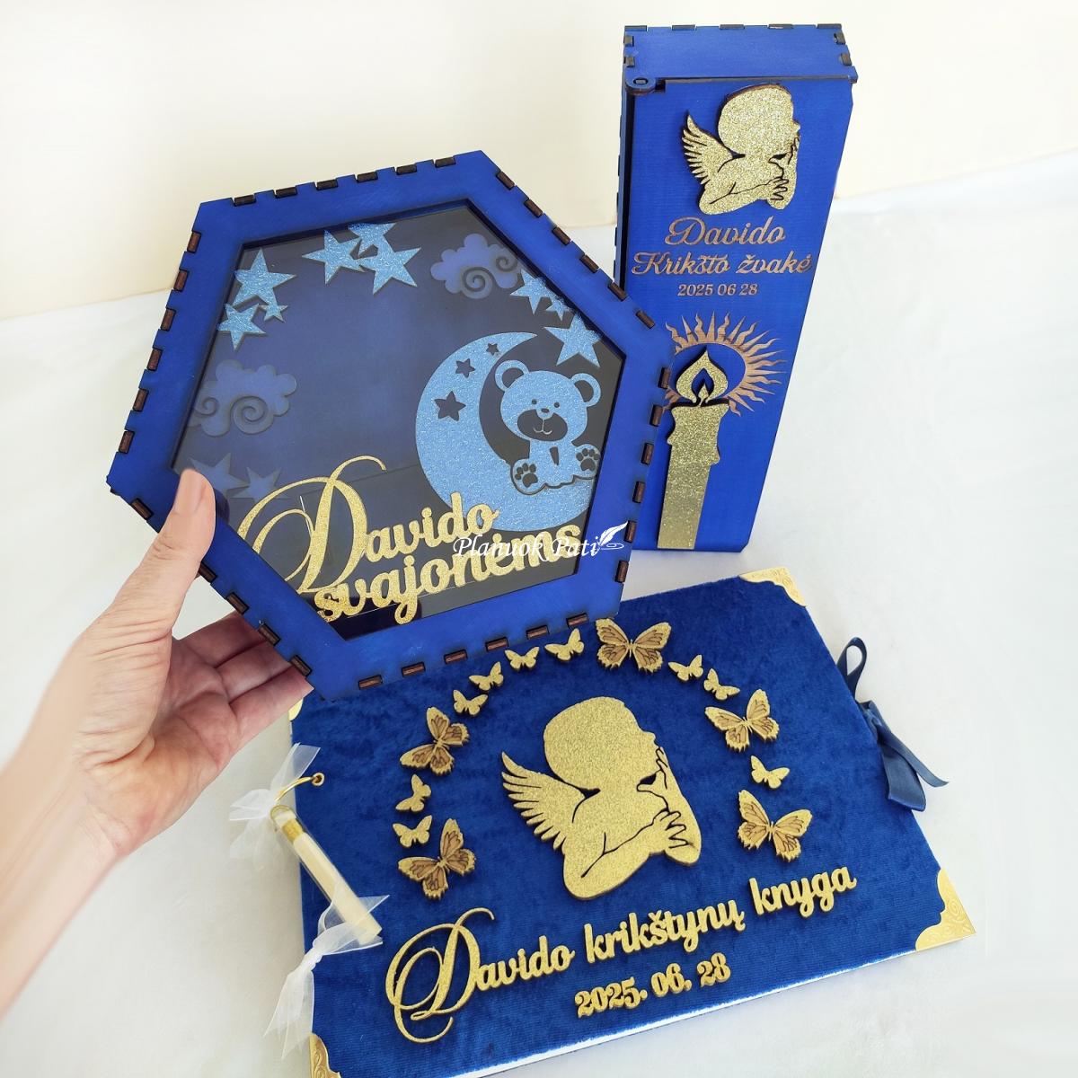 Krikštynoms - krikštadėžė, knyga, žvakės dėžutė ir taupyklė