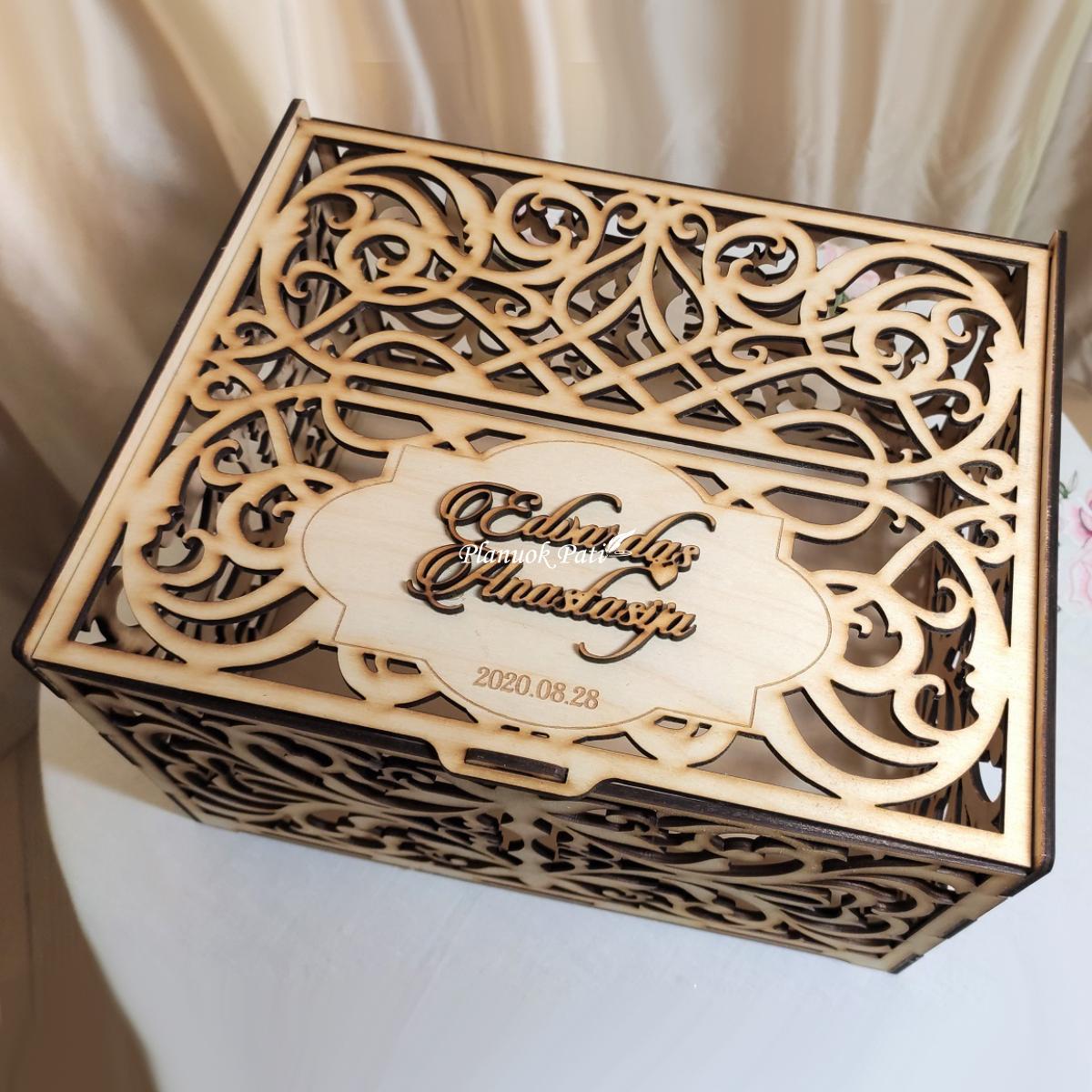 Medinė dėžutė vokams (didelė)