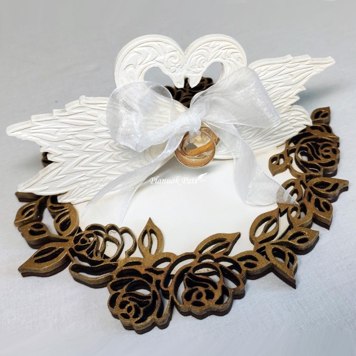 Lėkštutė žiedams - gulbės