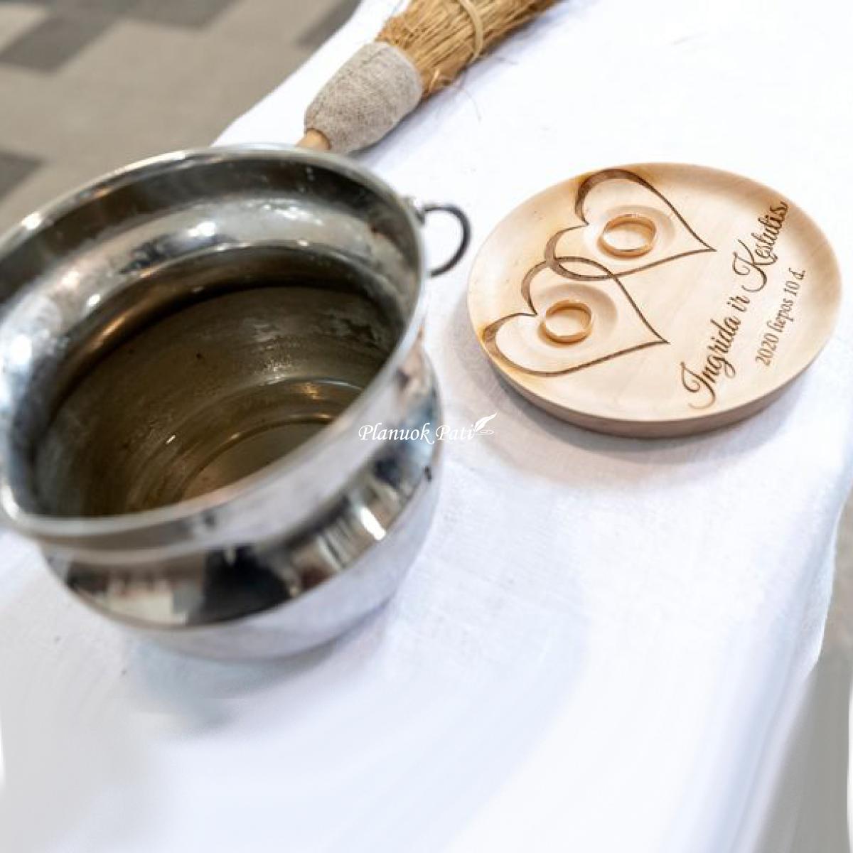 Lėkštutė vestuviniams žiedams (medinė)