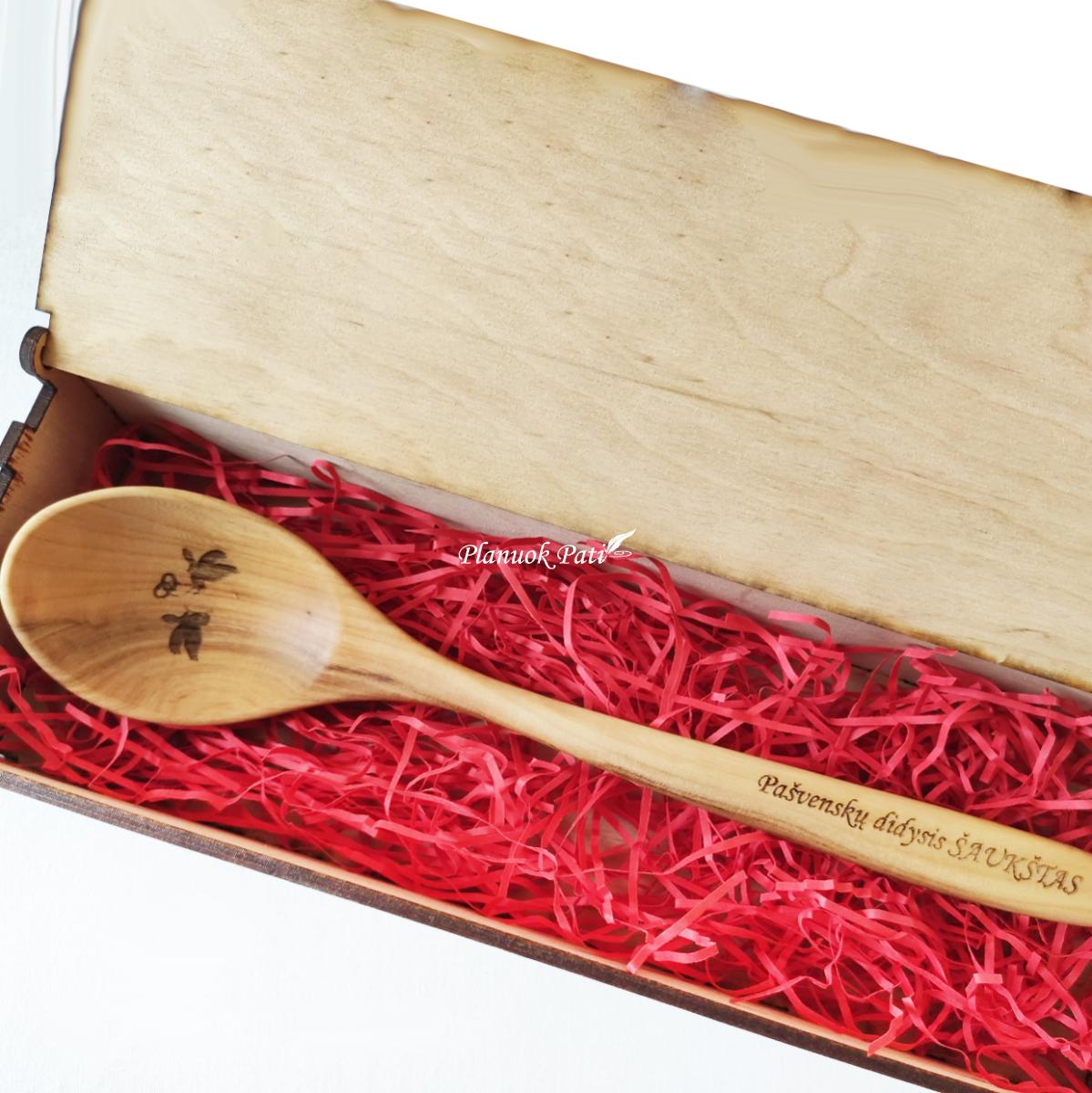 Namų ūkio įrankis dėžutėje