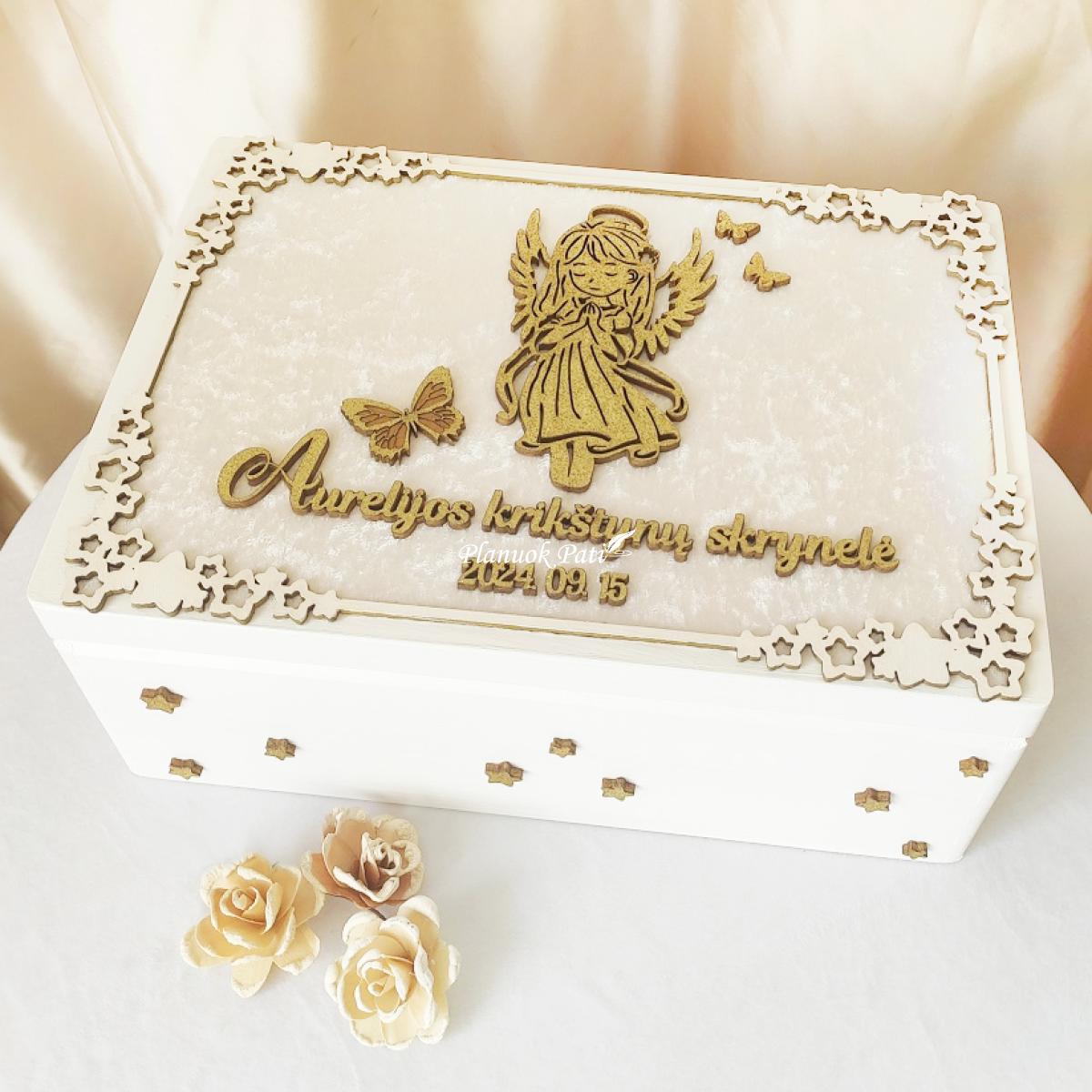 Balta krikštadėžė medis ir aksomas (40x30x22cm)