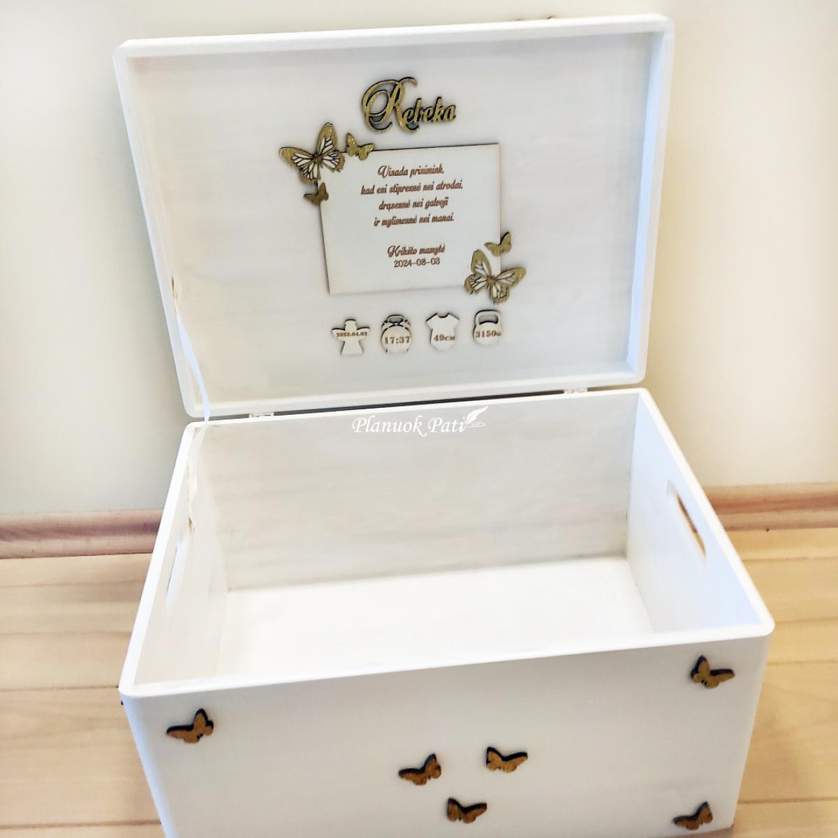 Balta krikštadėžė medis ir aksomas (40x30x22cm)