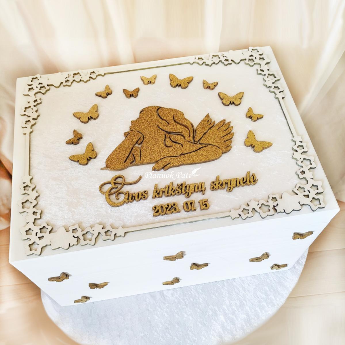 Balta krikštadėžė medis ir aksomas (40x30x22cm)