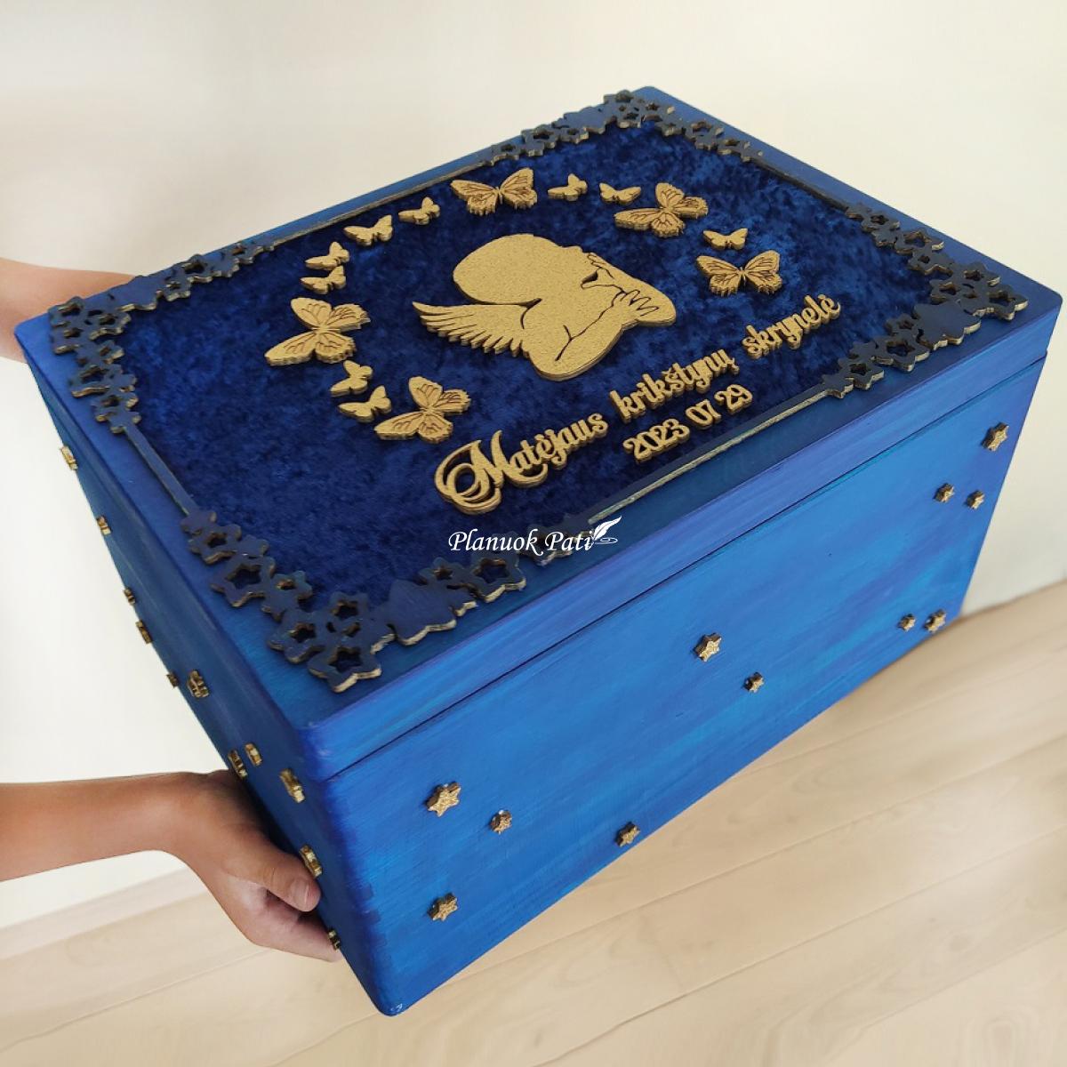 Krikštadėžė medis ir aksomas (40x30x22cm)