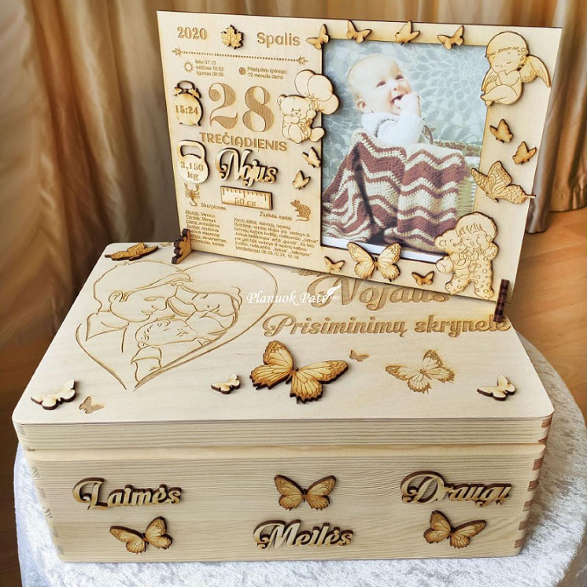 Iškilaus dekoro krikštadėžė - prisiminimų skrynelė (35x24x15cm)