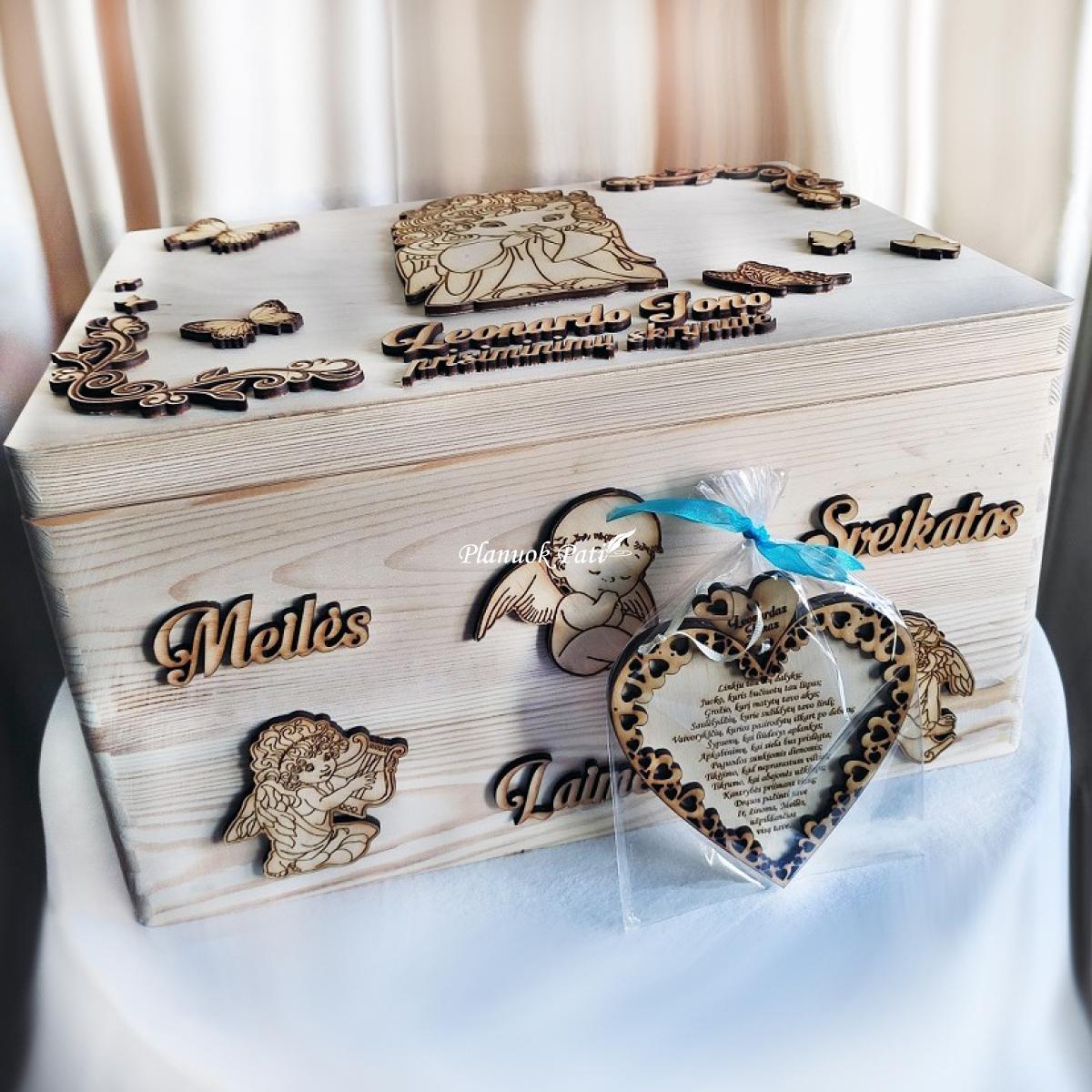 Iškilaus dekoro krikštadėžė - prisiminimų skrynelė (35x24x15cm)