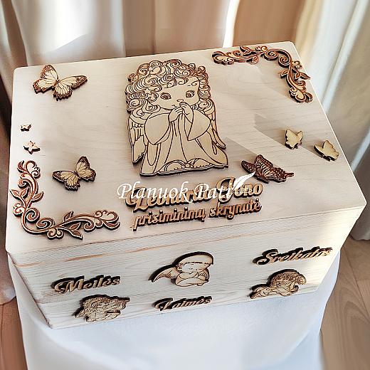 Iškilaus dekoro krikštadėžė - prisiminimų skrynelė (35x24x15cm)