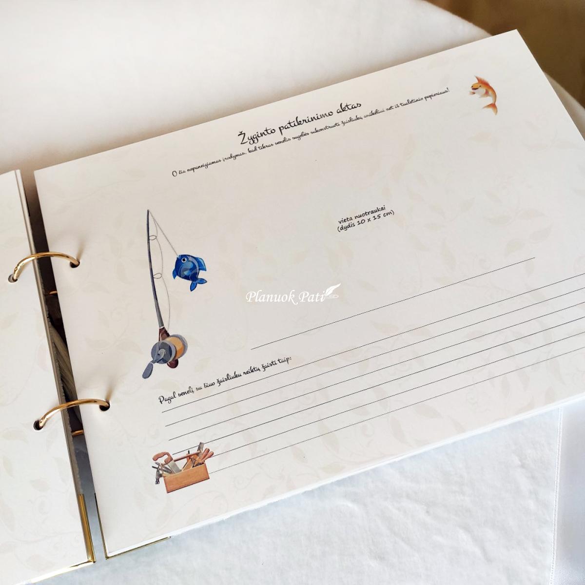 Aksominė krikštynų palinkėjimų knyga su individualiomis anketomis