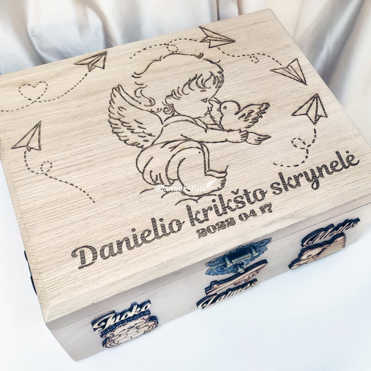 Prabangi ąžuolinė krikštadėžė (35x24x19cm)