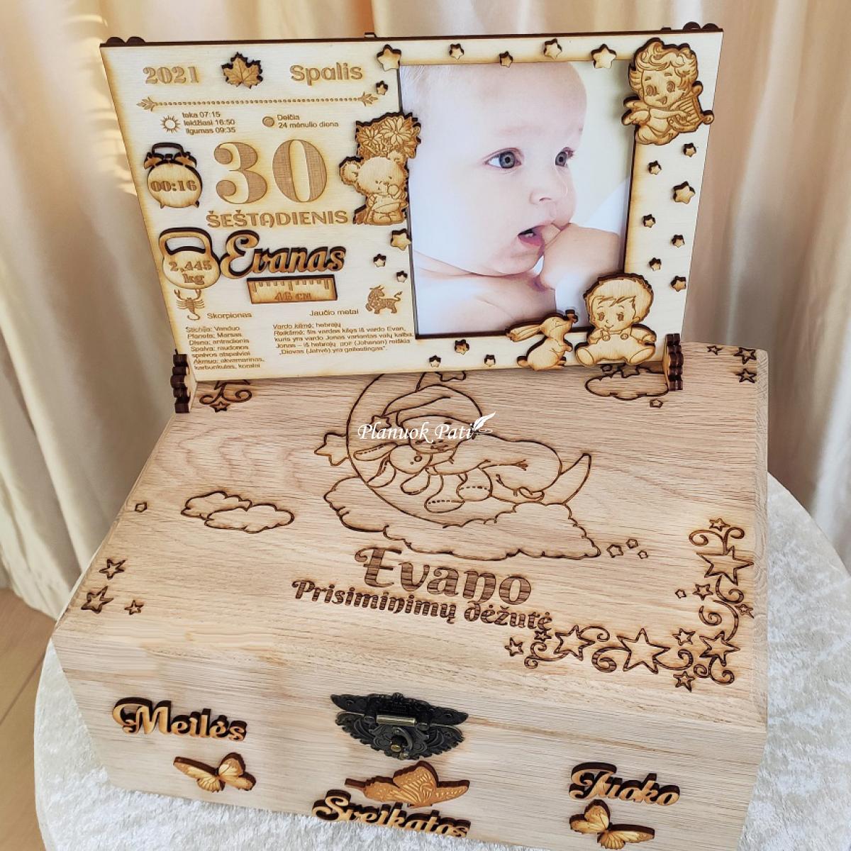 Prabangi ąžuolinė krikštadėžė (35x24x19cm)