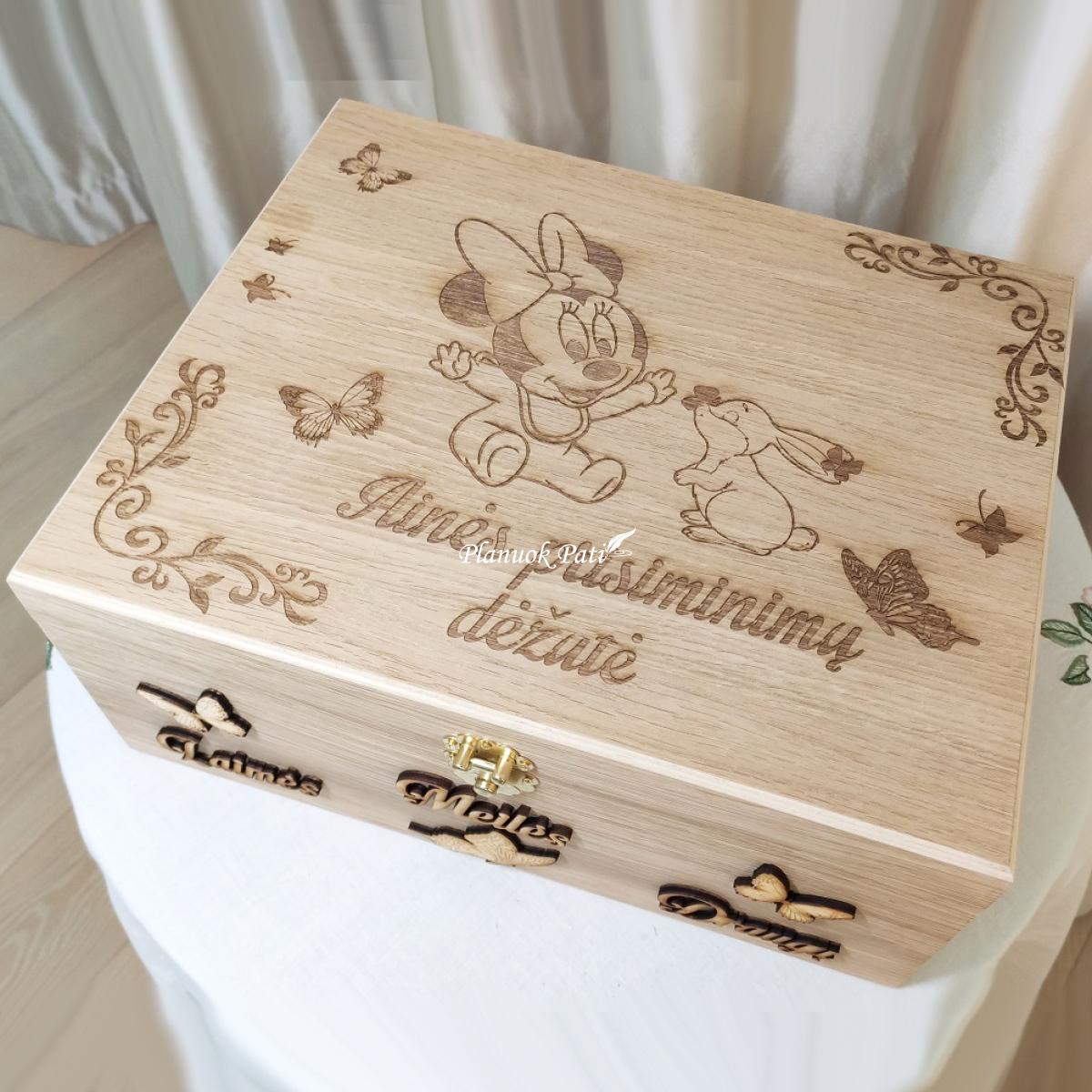 Prabangi ąžuolinė krikštadėžė (35x24x19cm)