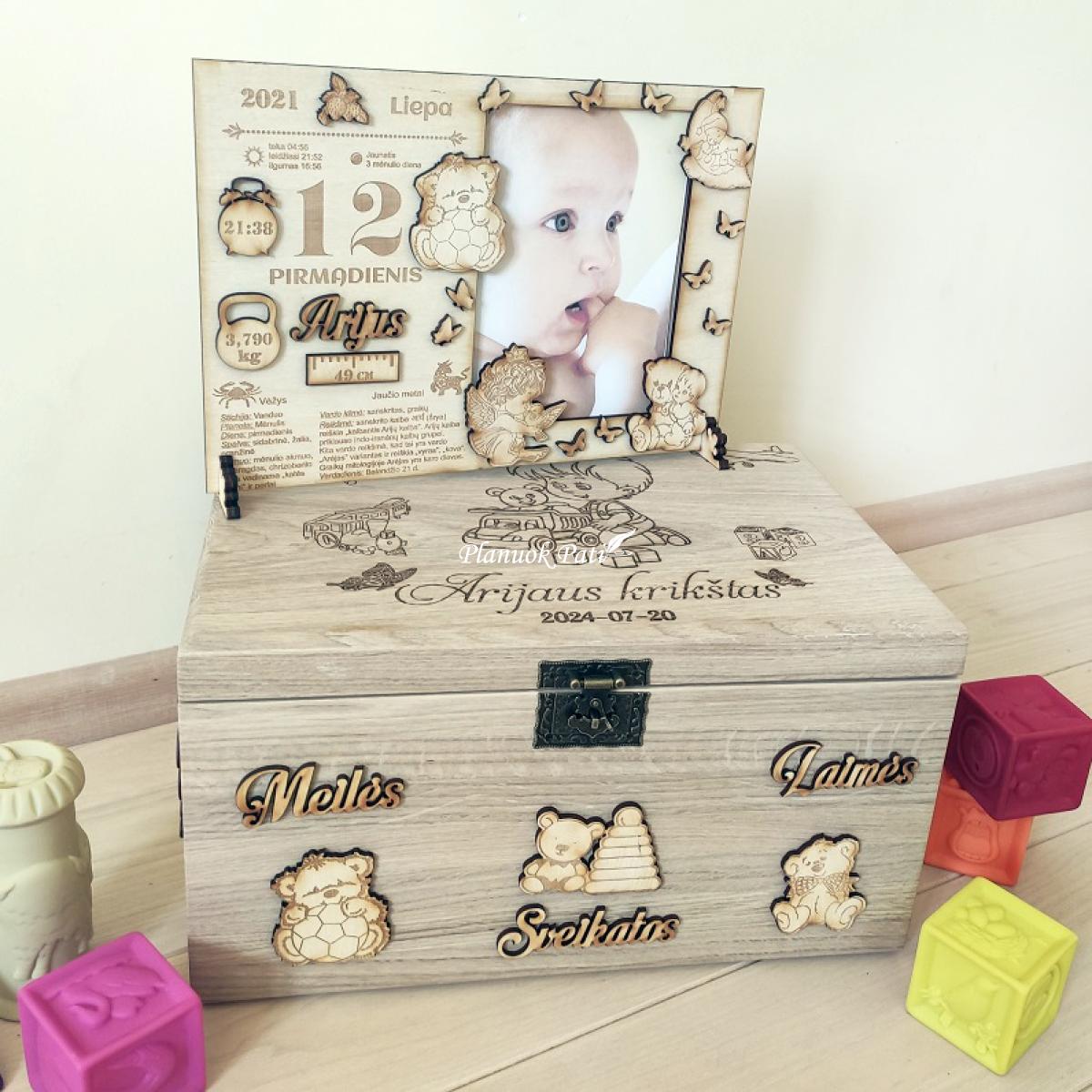 Prabangi ąžuolinė krikštadėžė (35x24x19cm)