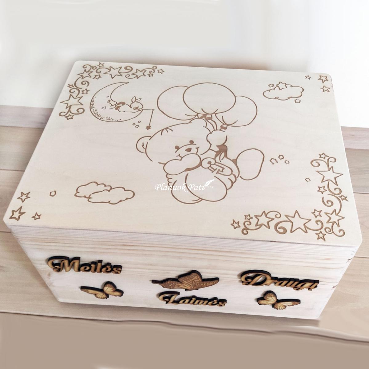 Krikštadėžė - prisiminimų skrynelė iš medžio masyvo - padidinta (40x30x22cm)