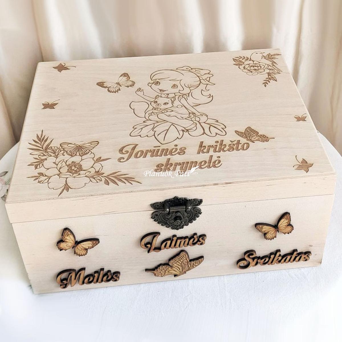 Krikštadėžė - prisiminimų skrynelė iš medžio masyvo - padidinta (40x30x22cm)