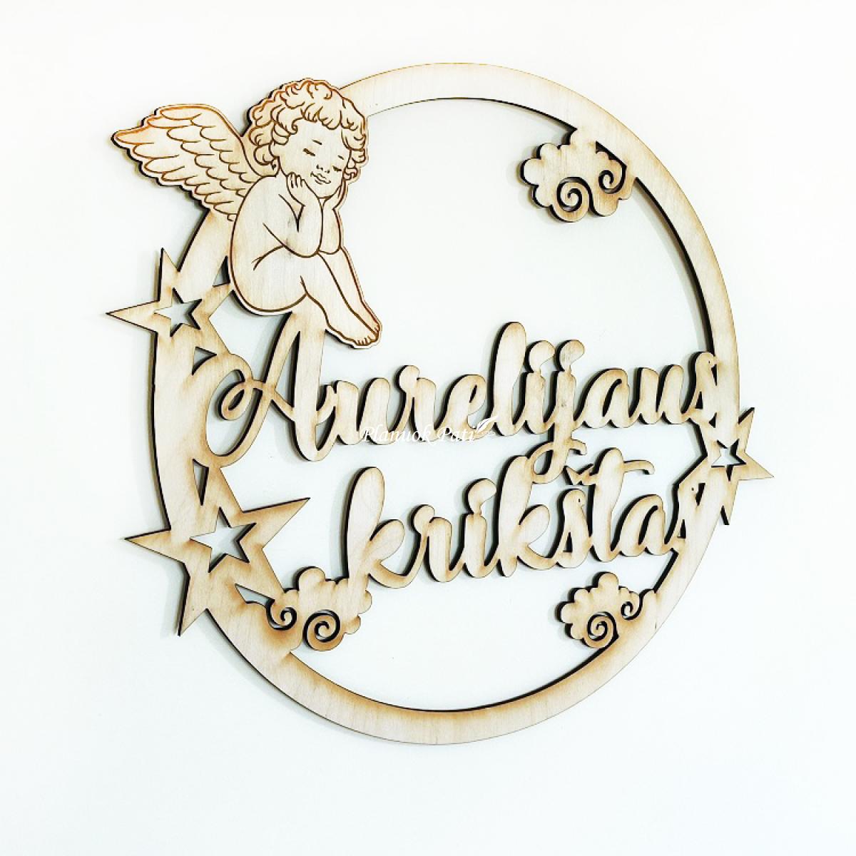 Krikštynų dekoracija ant sienos