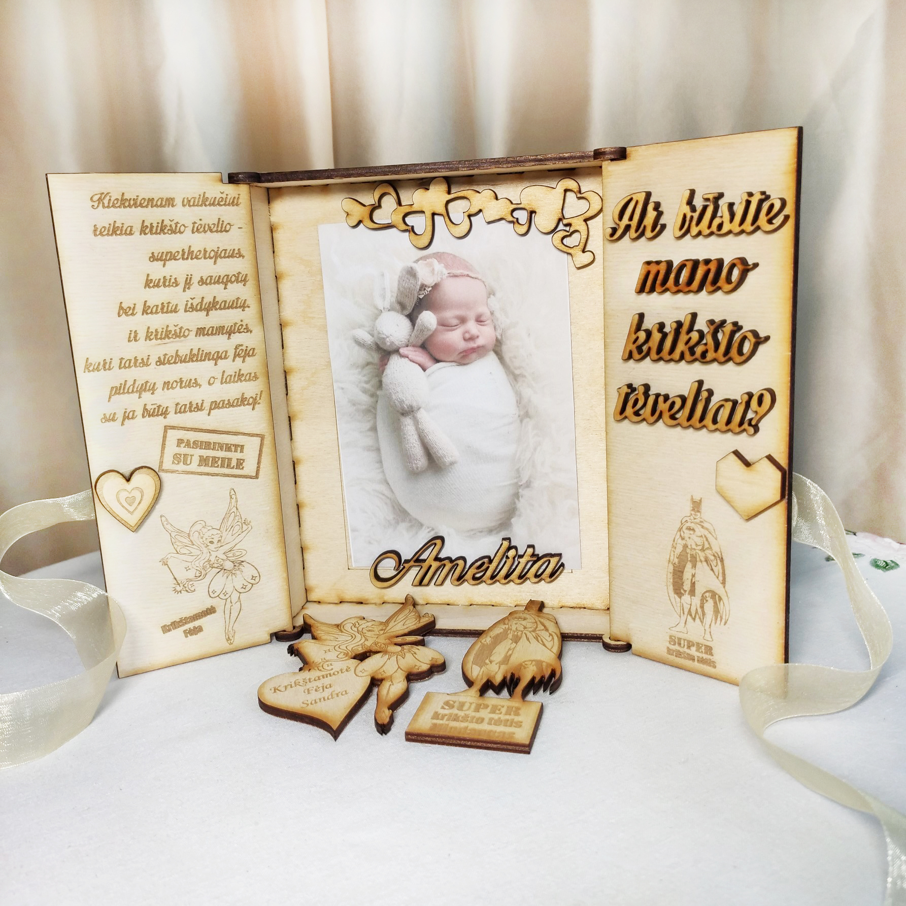 Kvietimas ir dovanos krikšto tėvams