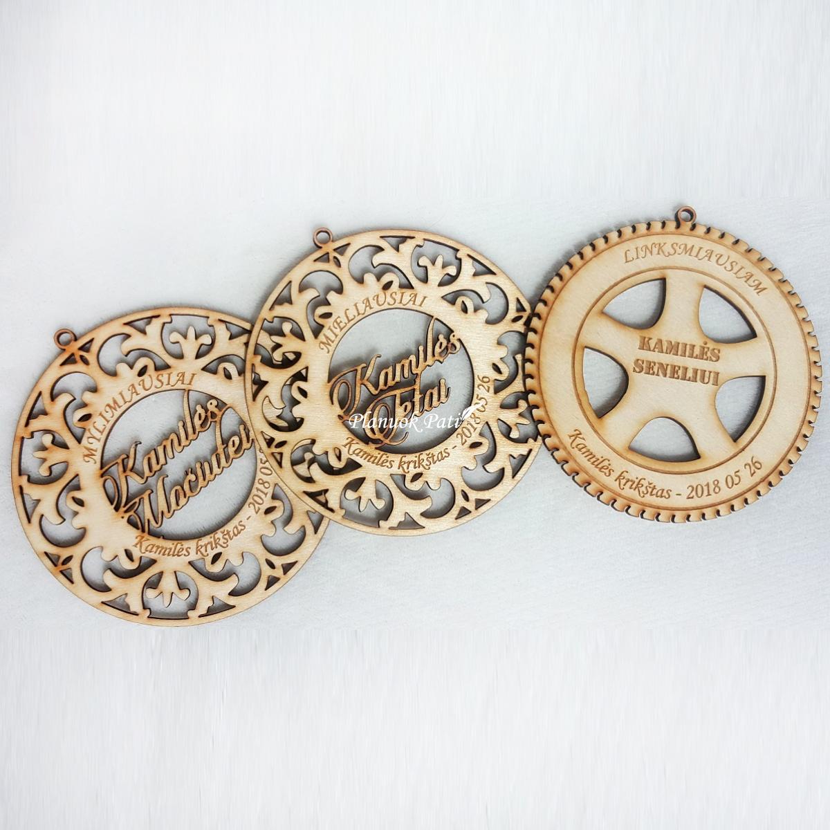 Mediniai medaliai - padėkliukai krikštynoms