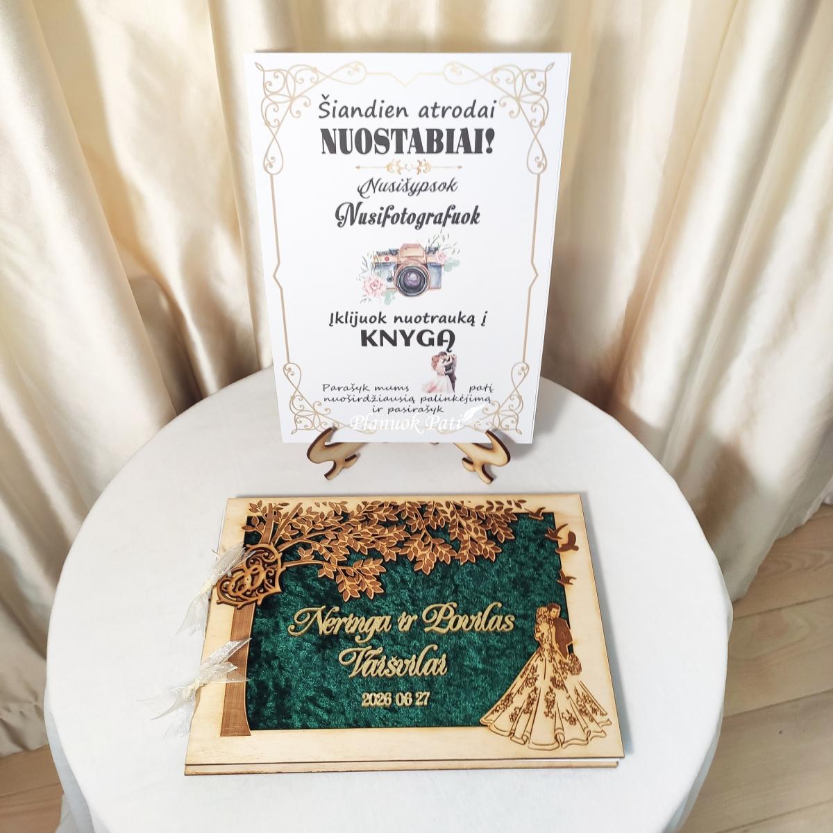 Vestuvių palinkėjimų albumas Įsimylėjėliai prie medžio