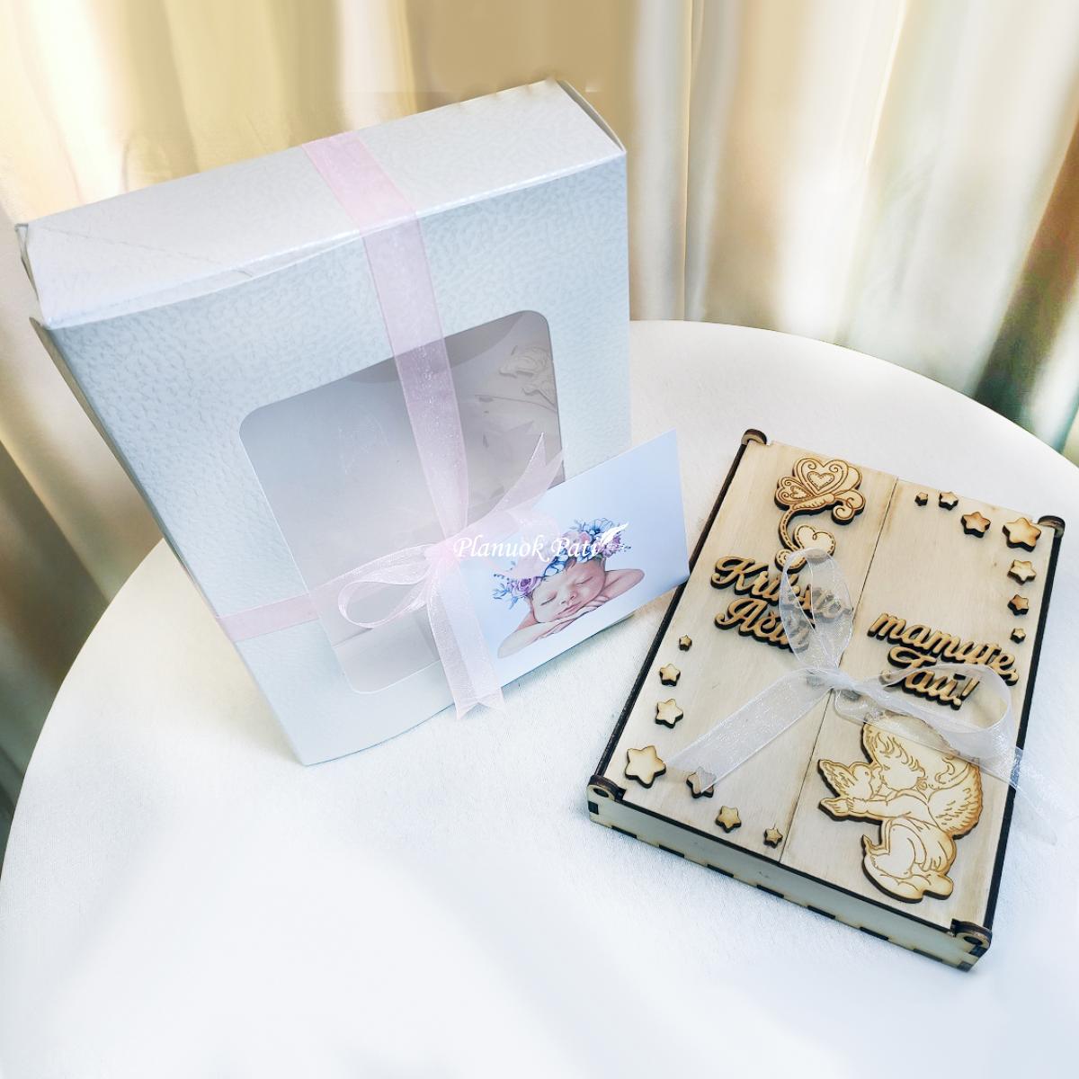 Kvietimas/padėka krikšto tėveliams - angeliukas magnetukas atverčiamuose rėmeliuose