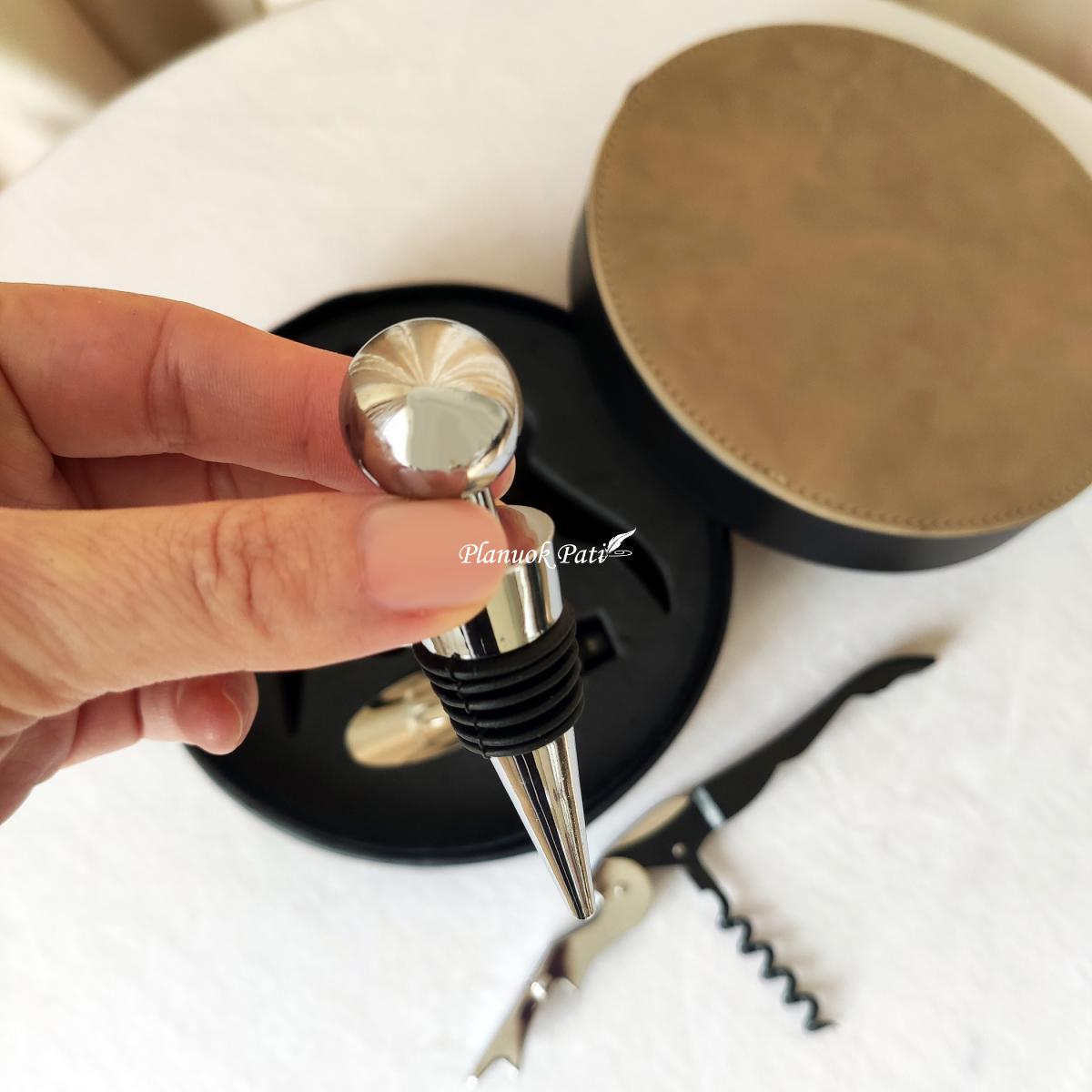 Graviruojamas vyno įrankių rinkinys