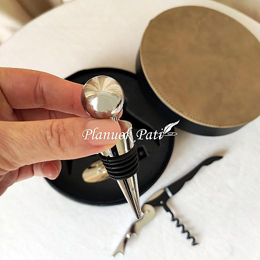 Graviruojamas vyno įrankių rinkinys