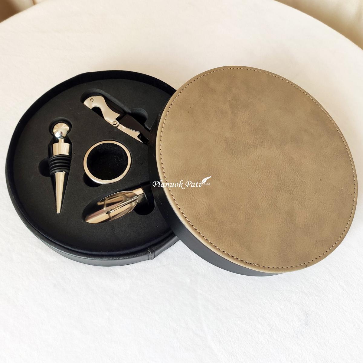 Graviruojamas vyno įrankių rinkinys