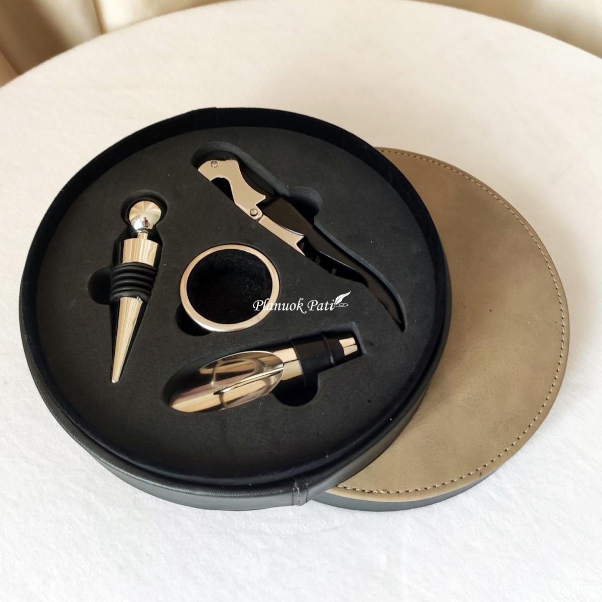 Graviruojamas vyno įrankių rinkinys