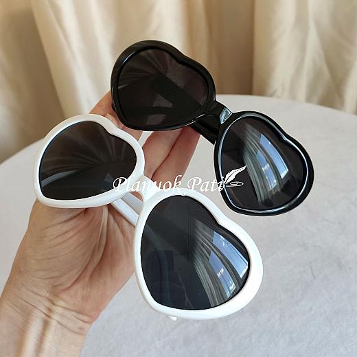 Širdelių formos akiniai