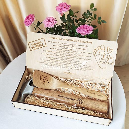 Dovana seneliams plaktukas ir mentelė dėžutėje