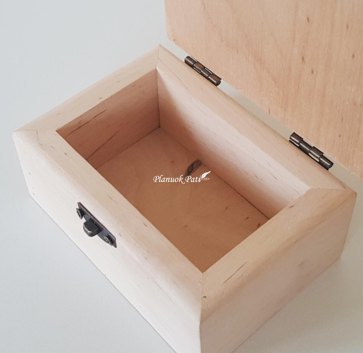 Dėžutė rūtų vainikėliui