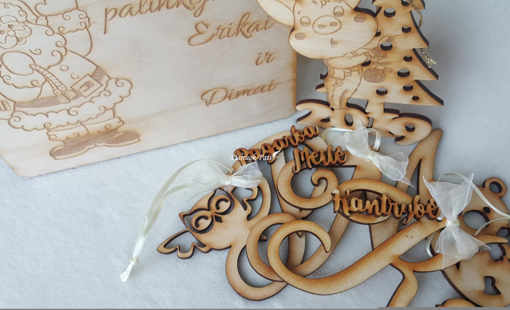 Kalėdiniai palinkėjimai šeimai - 8 žaisliukai dėžutėje